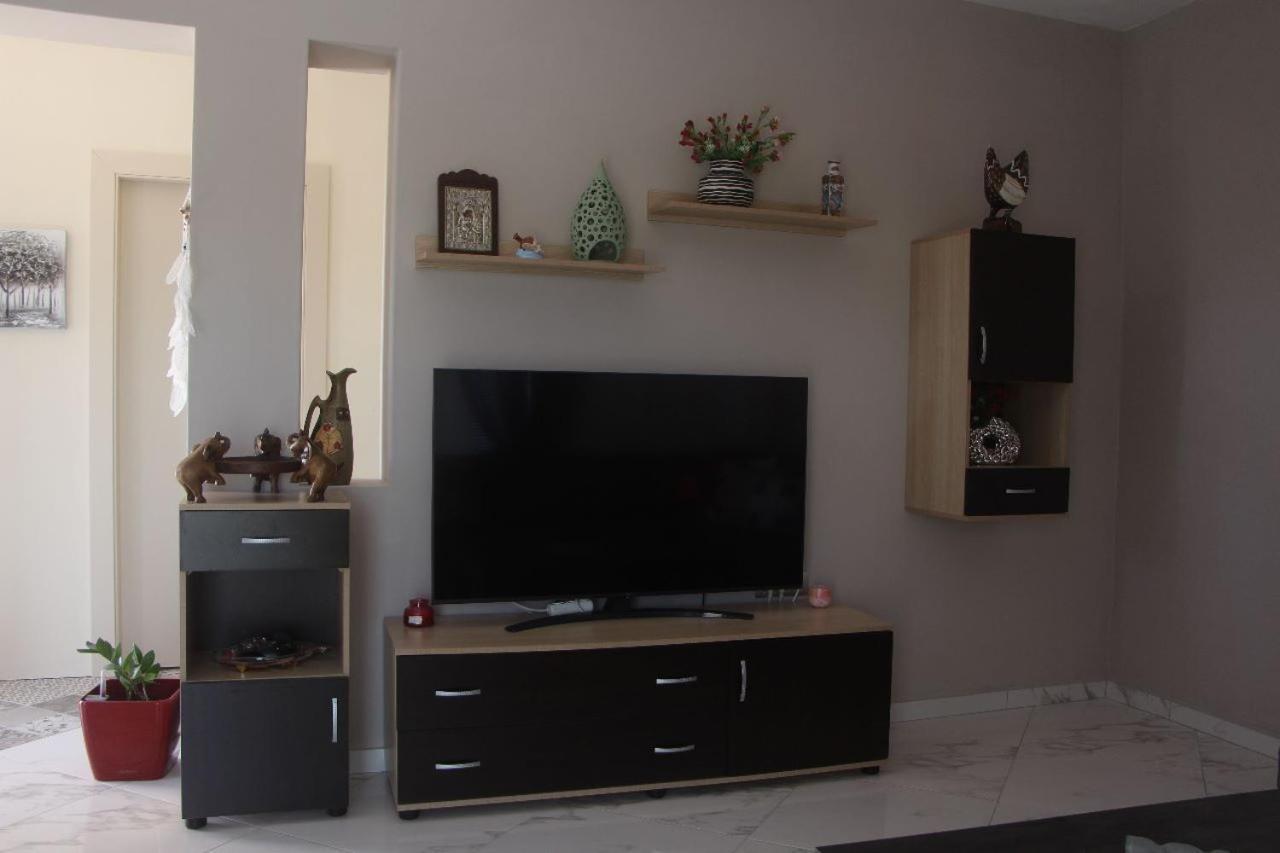Valentina'S Luxe Apartment Masztihári Kültér fotó