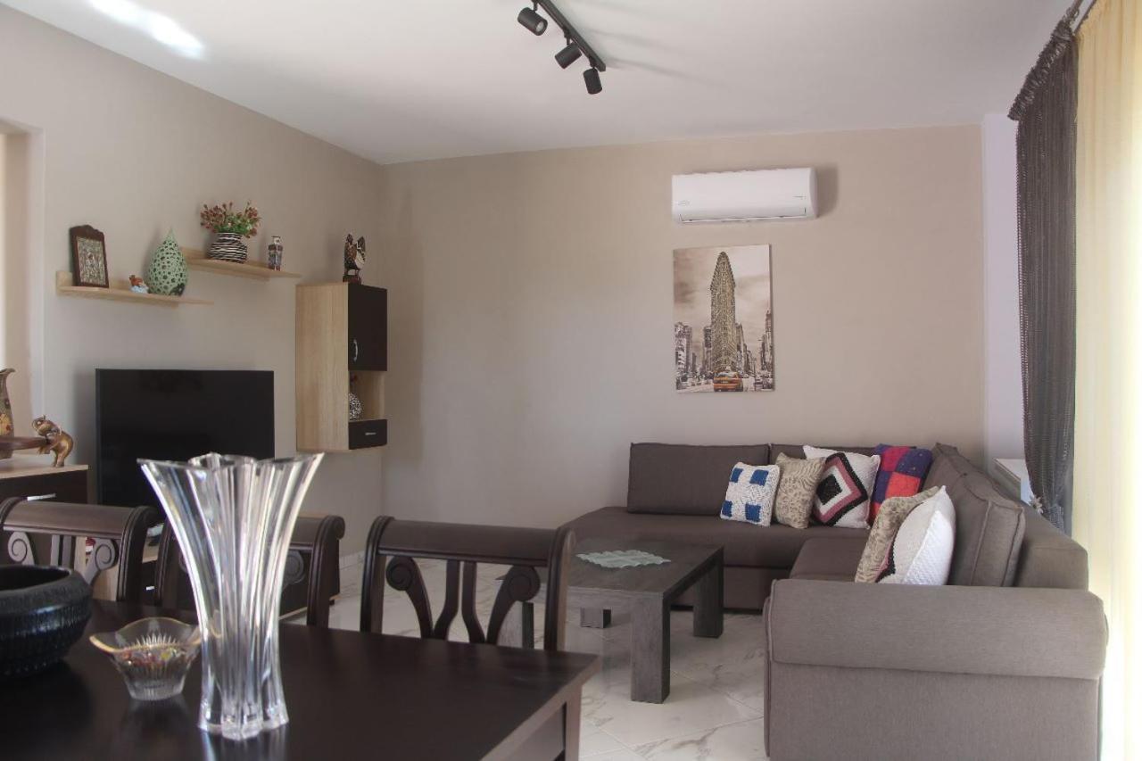 Valentina'S Luxe Apartment Masztihári Kültér fotó