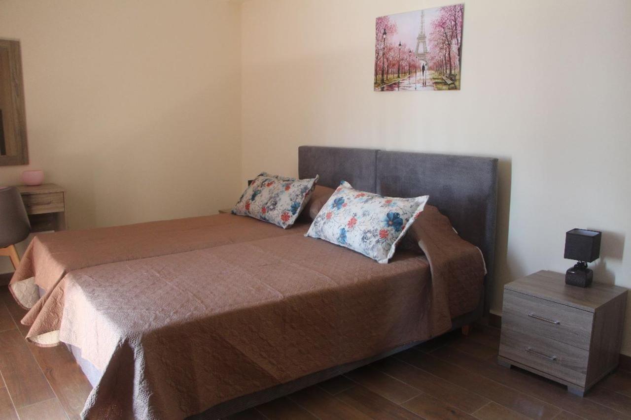 Valentina'S Luxe Apartment Masztihári Kültér fotó
