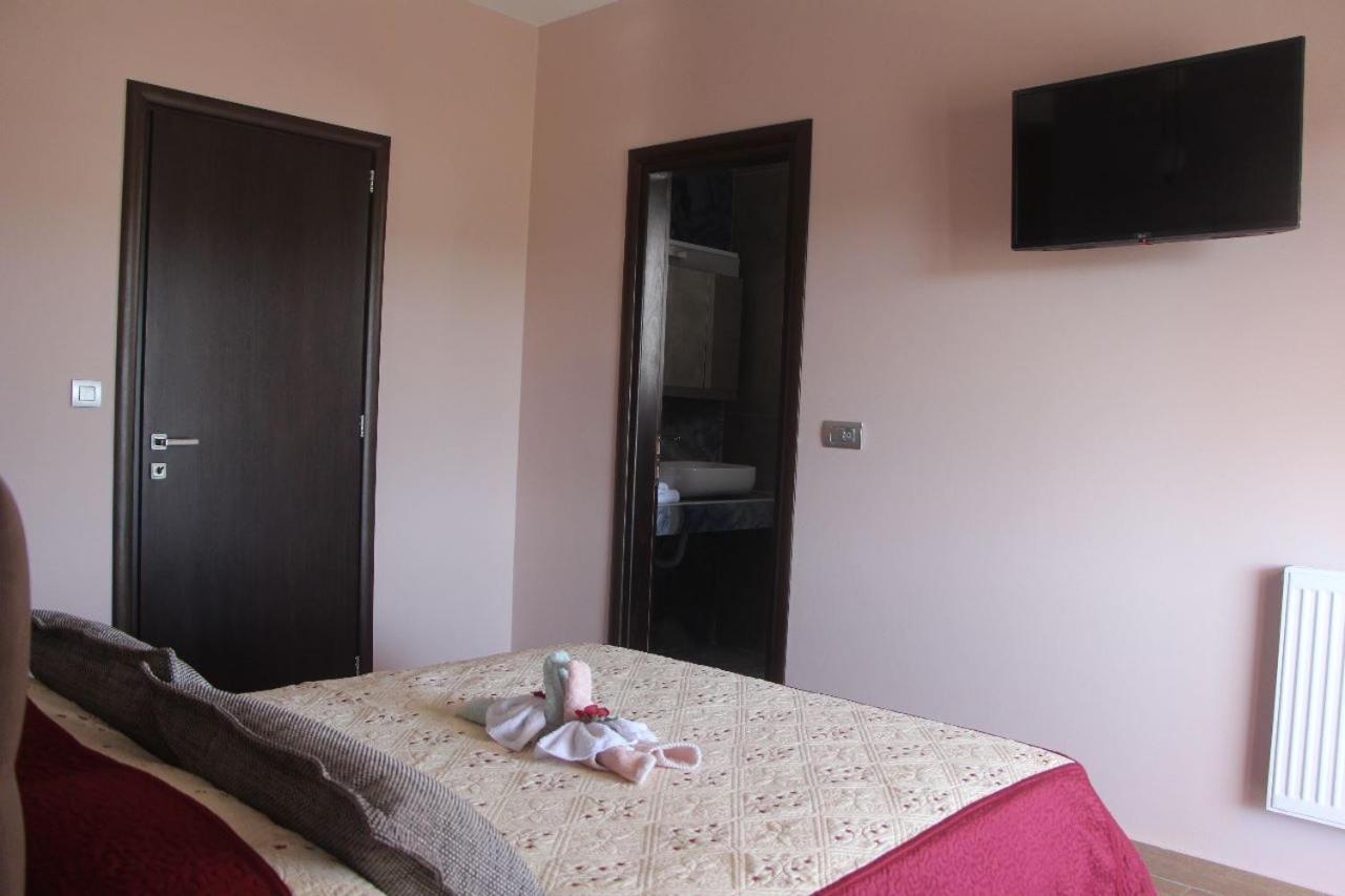 Valentina'S Luxe Apartment Masztihári Kültér fotó